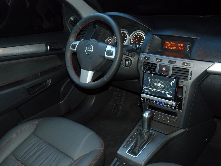  Chevrolet Vectra 2005 года  (фото 13 из 16)